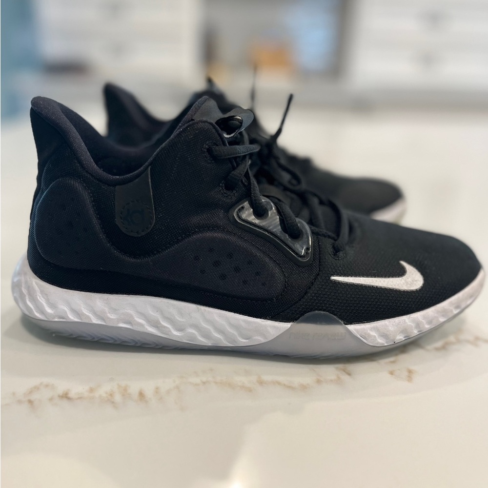 Nike KD Trey 5 VII Basketball Shoe- size Men’s 7/ women’s 8.5/ youth 7